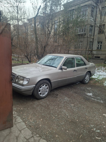 Mercedes-Benz E-Класс