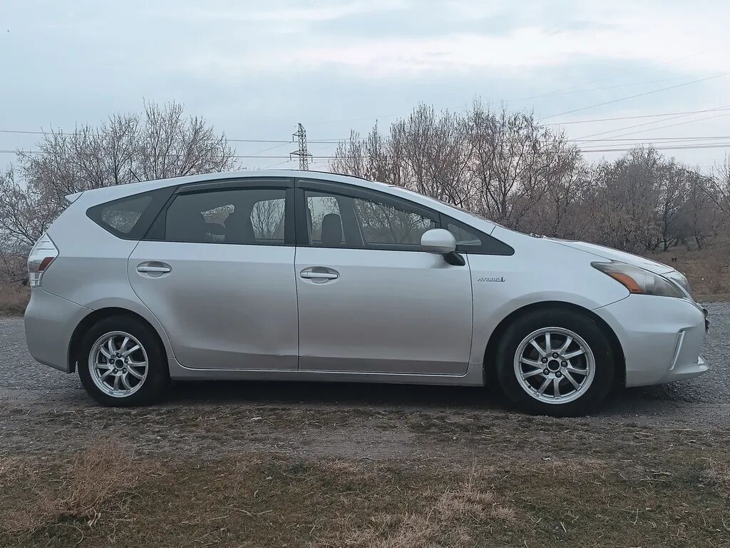 Toyota Prius V
