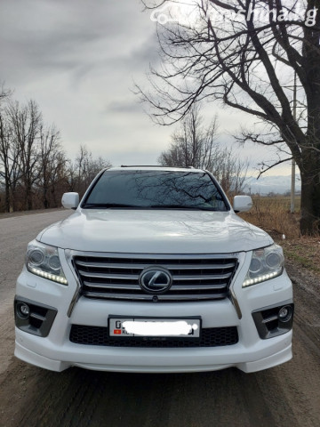 Lexus LX