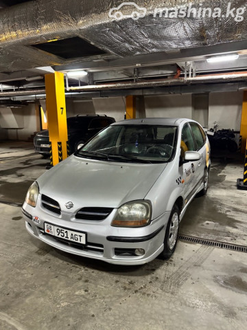Nissan Almera Tino